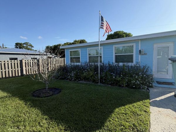 5040 SE FRONT Avenue, Stuart, FL 34997