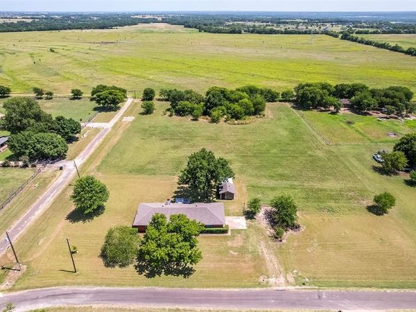 301 Vinyard Drive , Waxahachie, TX 75167