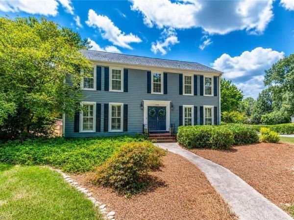 1320 Abingdon Way, Winston-Salem, NC 27106