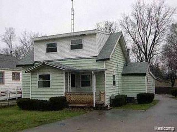 2151 Connell Street , Burton, MI 48529