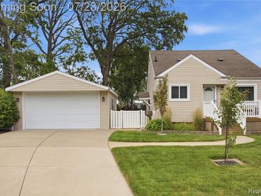 28538 Bock Street, Garden City, MI 48135
