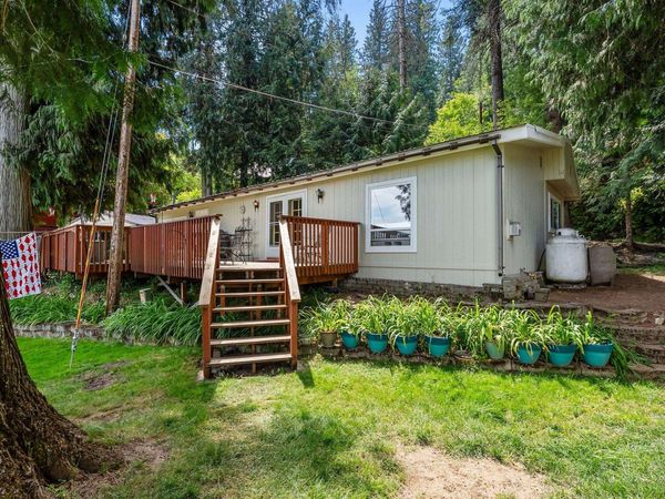 11715 N Honeymoon Bay Rd, Newman Lake, WA 99025