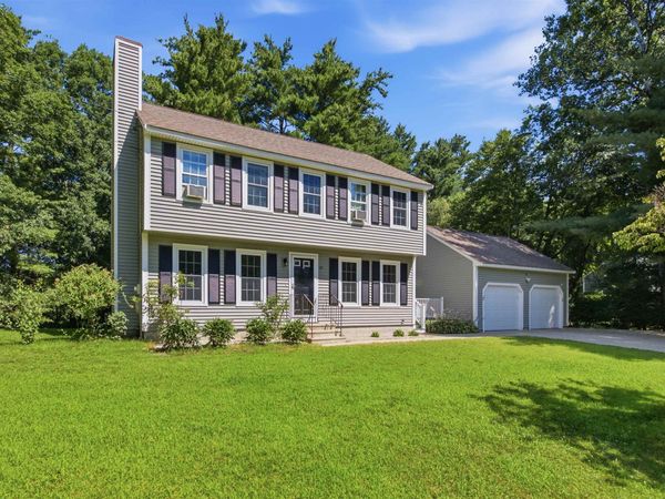 29 Chase Brook Circle, Litchfield, NH 03052