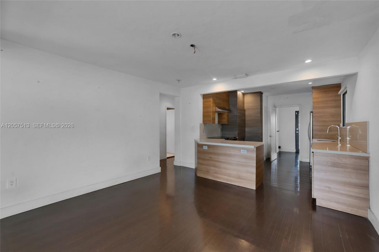 7020 NE 5th Ave , Miami, FL 33138 Photo