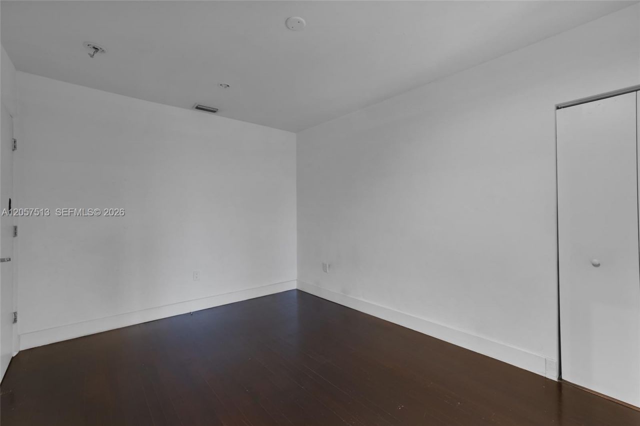 7020 NE 5th Ave , Miami, FL 33138 Photo