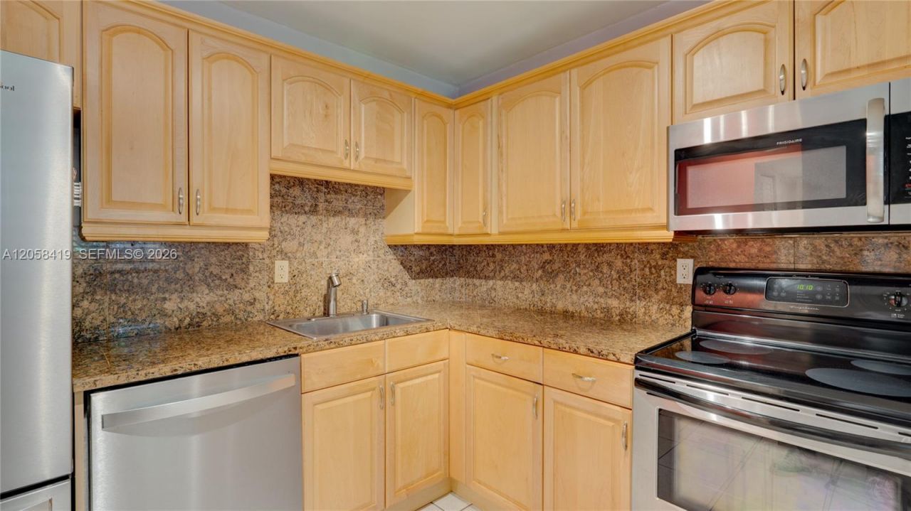 7910 Camino Real, Unit N105, Miami, FL 33143 Photo
