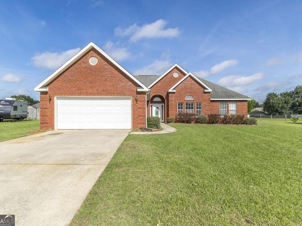 105 Millstone Way, Bonaire, GA 31005