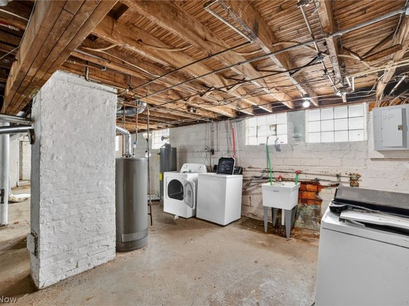 11201 Melba Avenue, Cleveland, OH 44104 Photo 36