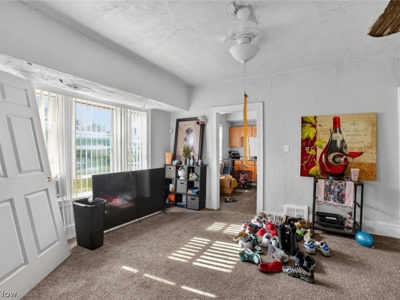 11201 Melba Avenue, Cleveland, OH 44104 Photo 7