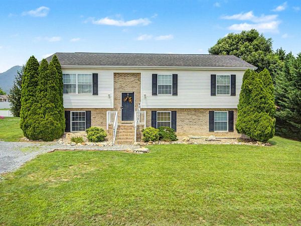 9417 MILLET CIR, MCGAHEYSVILLE, VA 22840