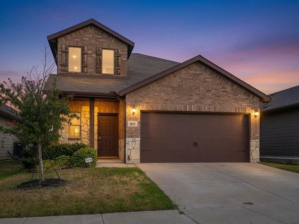 1025 Mason Street , Aubrey, TX 76227