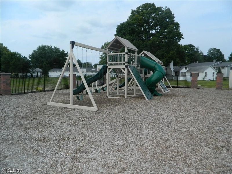13 Meadowlawn Drive, Unit 4, Mentor, OH 44060 Photo 29