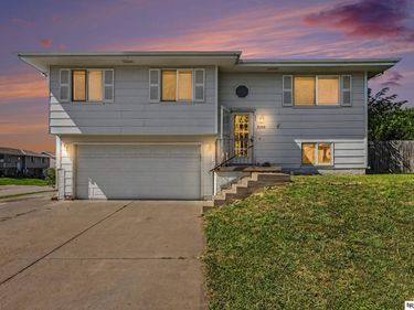 5280 W Thatcher Lane, Lincoln, NE 68528