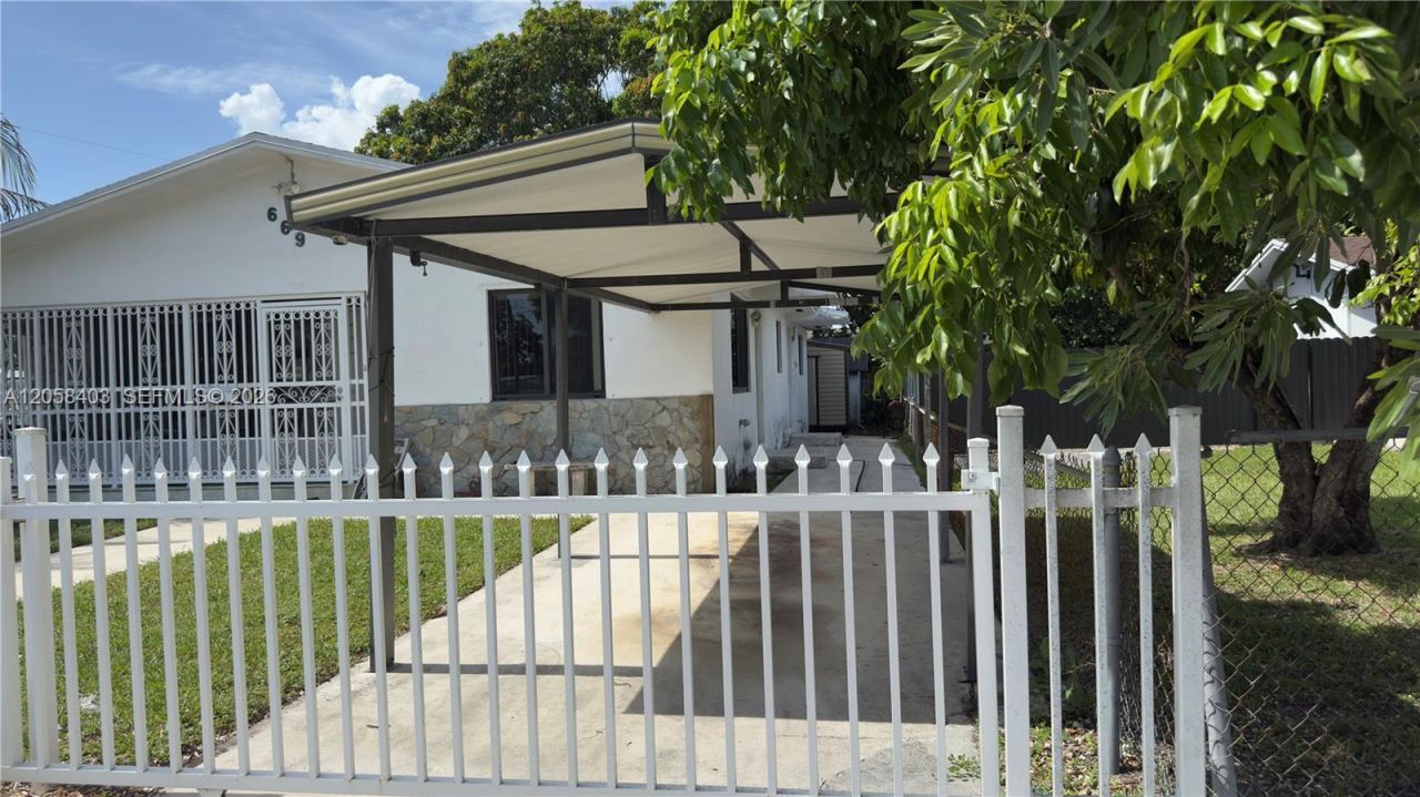 669 W 23rd St, Hialeah, FL 33010 Photo