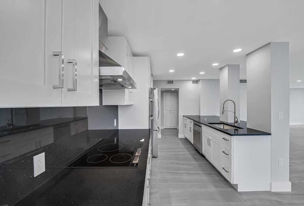 2751 S Ocean Drive, Unit 1008, Hollywood, FL 33019 Photo