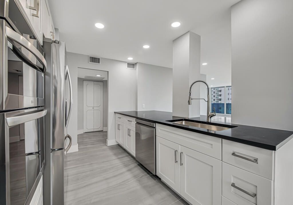 2751 S Ocean Drive, Unit 1008, Hollywood, FL 33019 Photo