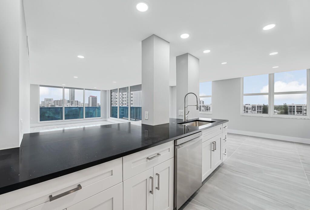 2751 S Ocean Drive, Unit 1008, Hollywood, FL 33019 Photo
