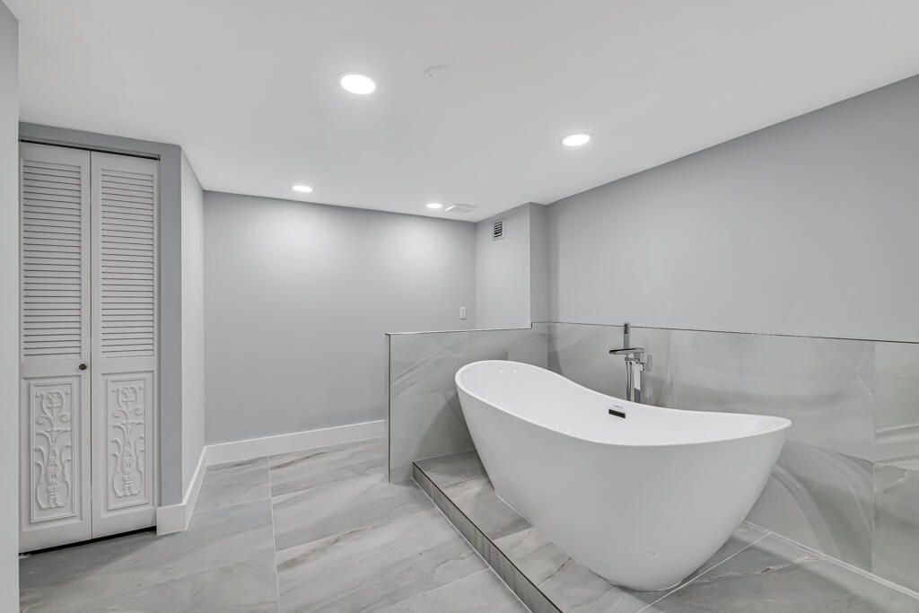 2751 S Ocean Drive, Unit 1008, Hollywood, FL 33019 Photo
