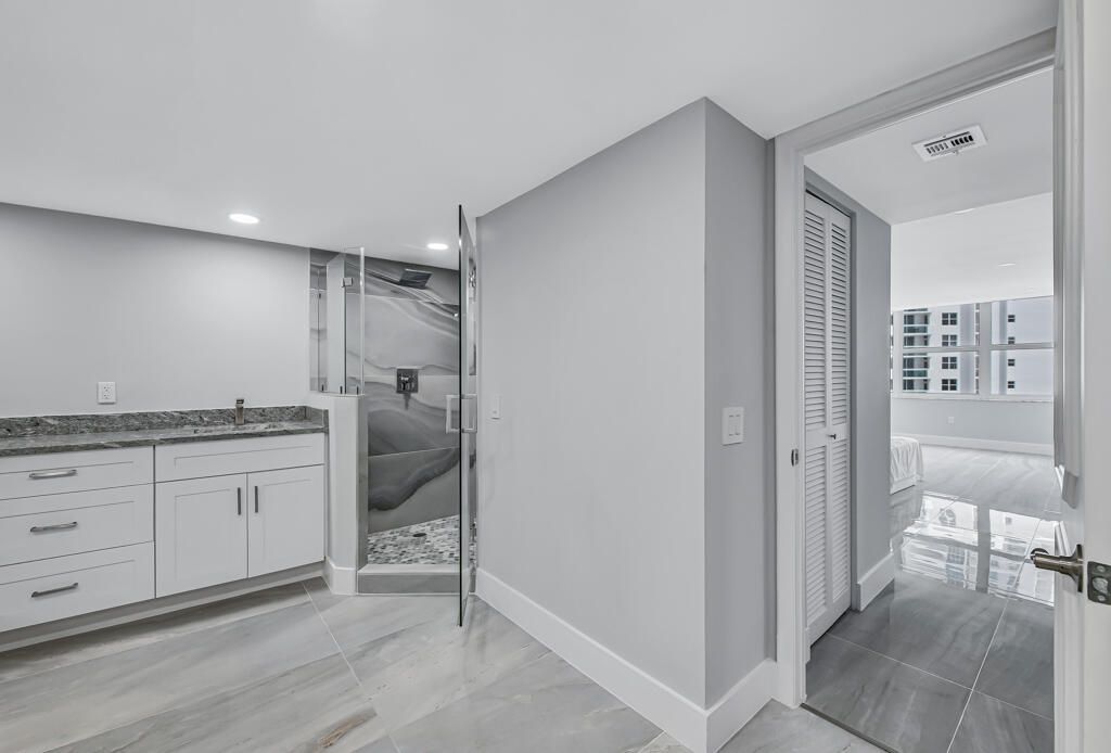 2751 S Ocean Drive, Unit 1008, Hollywood, FL 33019 Photo