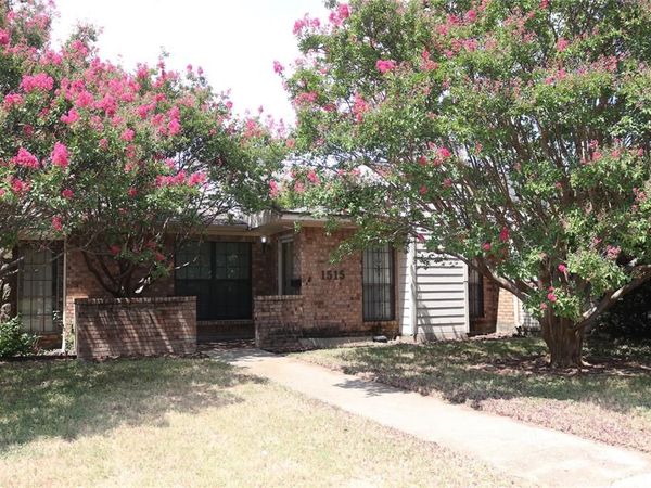 1515 Cherrycrest Street , Dallas, TX 75228