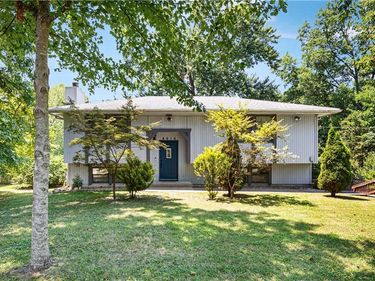 4916 NE Davidson Road, Kansas City, MO 64118