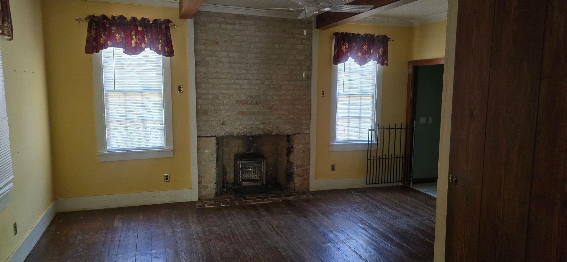 974 Spruce Street Photo 6