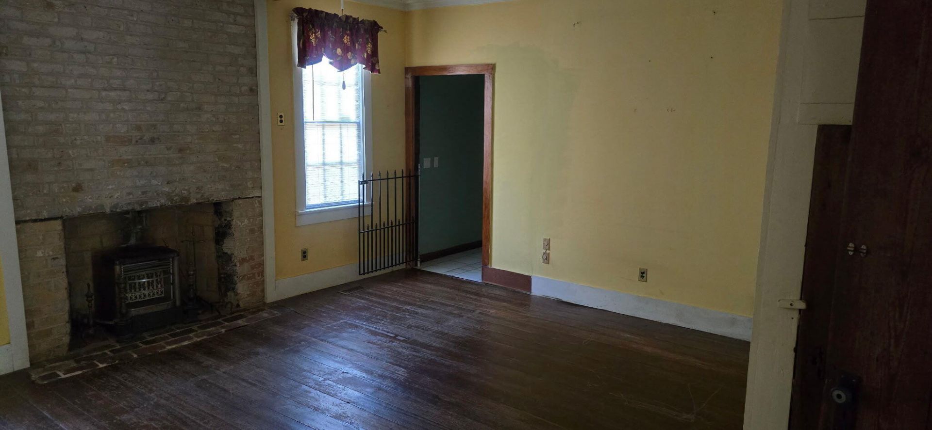 974 Spruce Street Photo 7