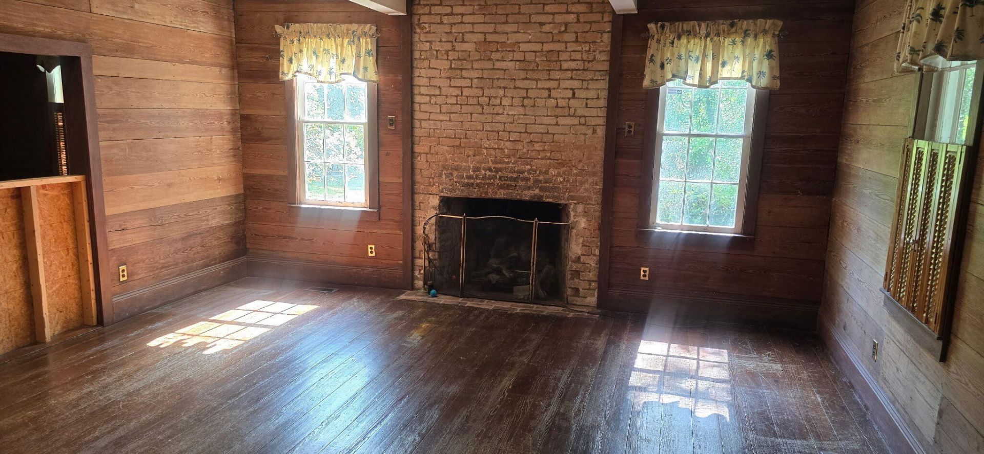 974 Spruce Street Photo 9
