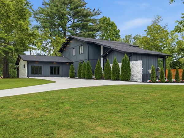 207 Bluegrass Dr, Hendersonville, TN 37075
