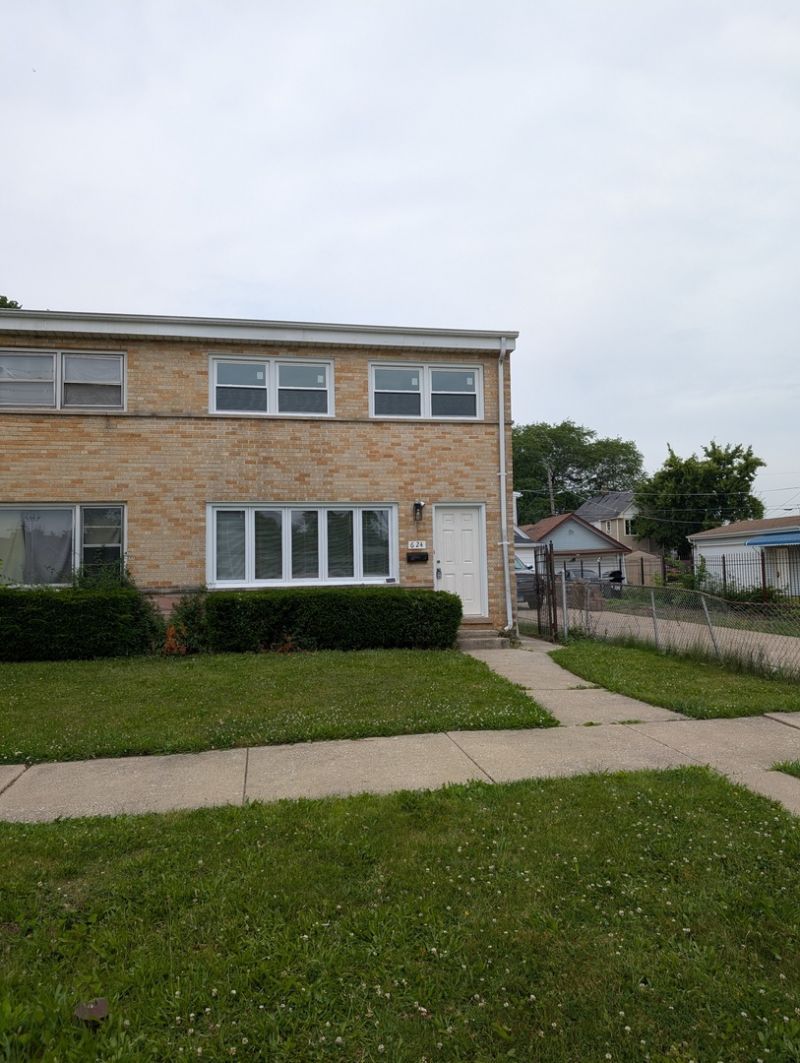 624 S 11th Avenue , Maywood, IL 60153