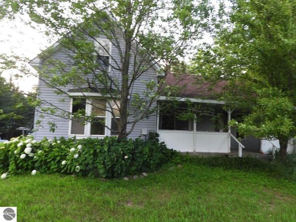 7439 22 1/2 Road E, Manton, MI 49663