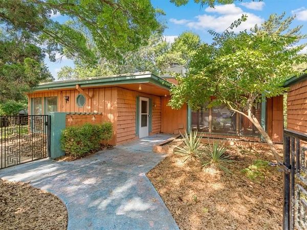 8700 Lamar Street, Overland Park, KS 66207
