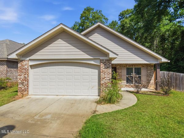 13 Sienna Lane, Sumrall, MS 39482