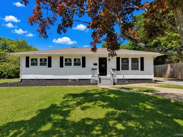 3 Park Avenue, Medford, NY 11763