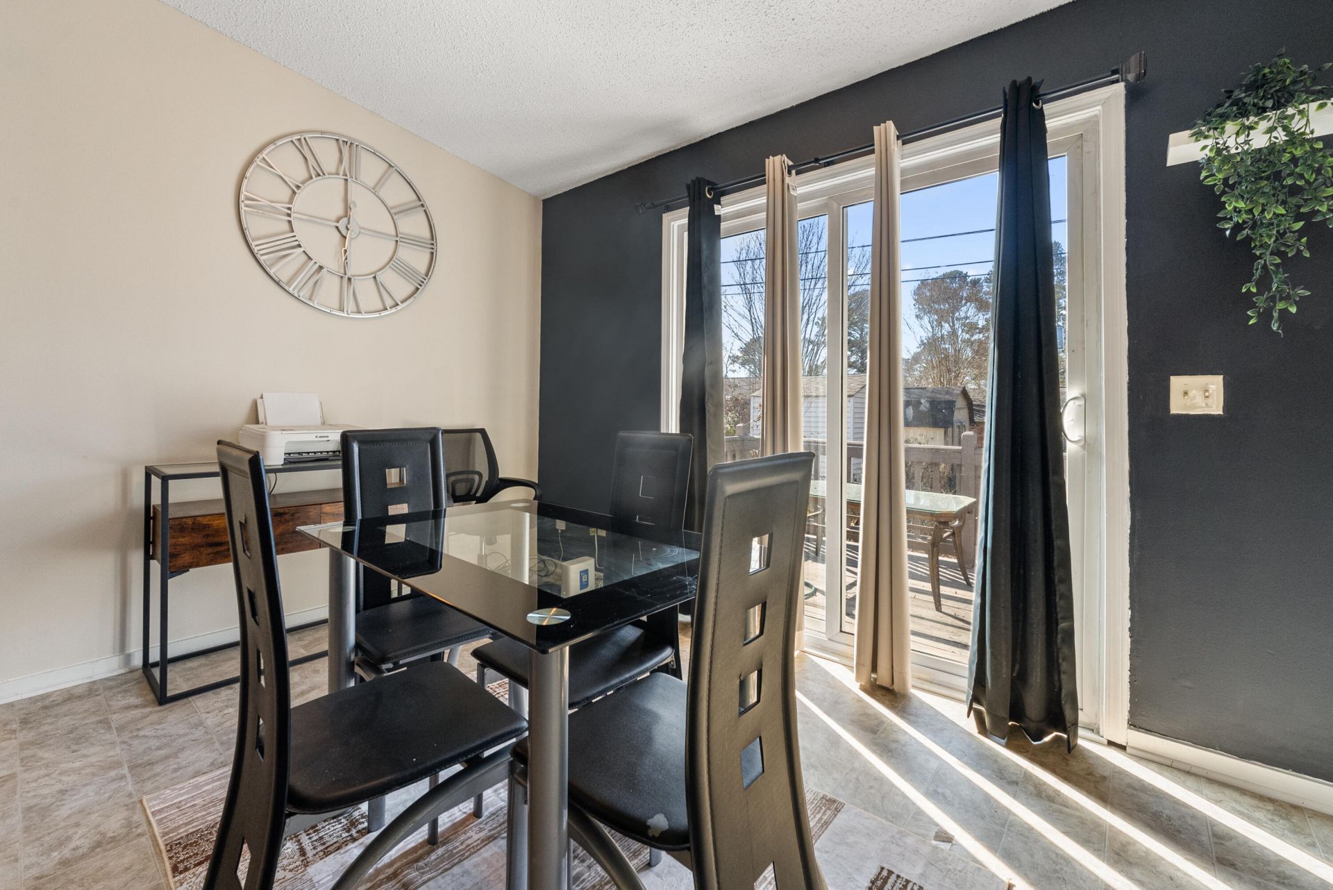 37 Canterbury Court Photo 11