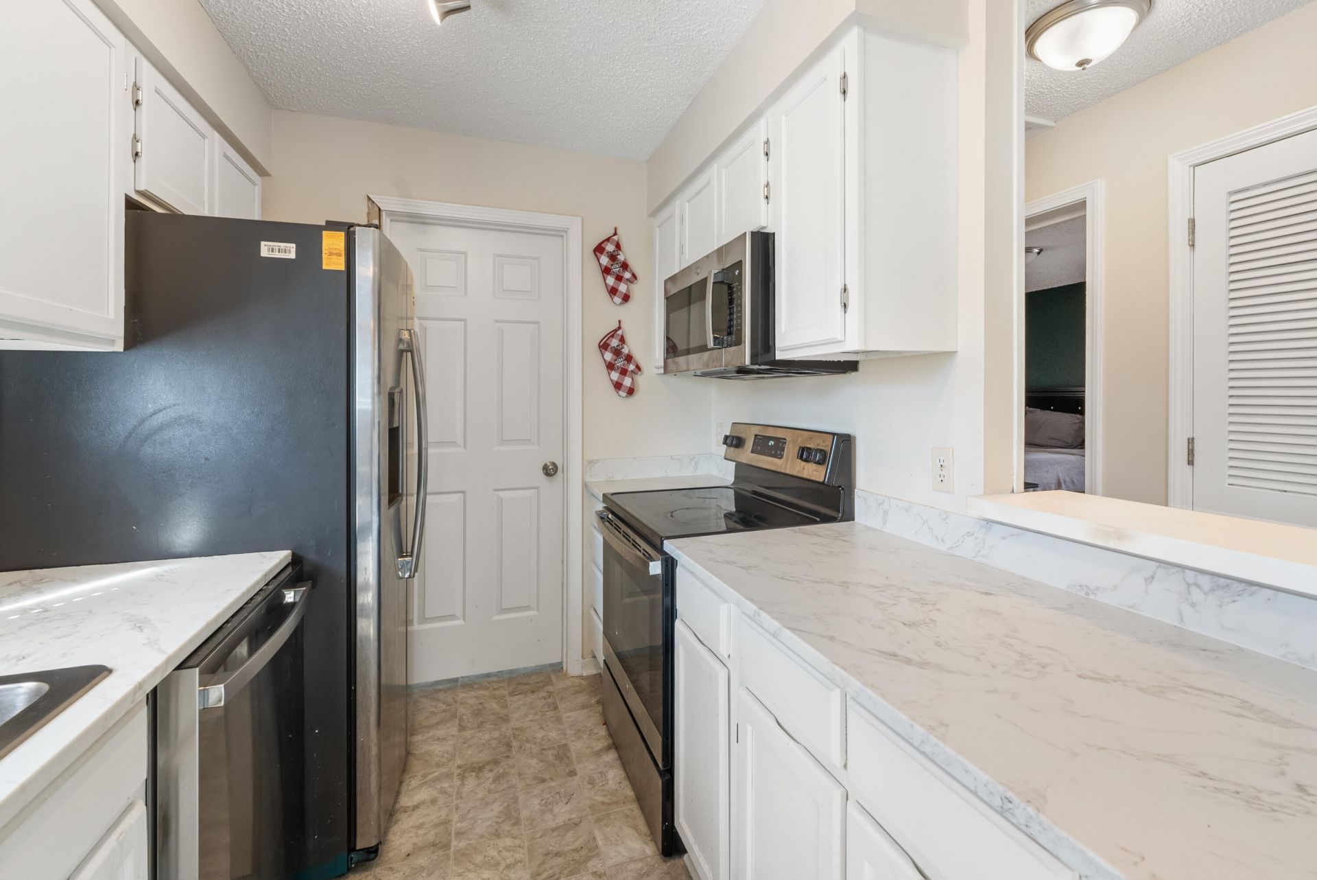 37 Canterbury Court Photo 13