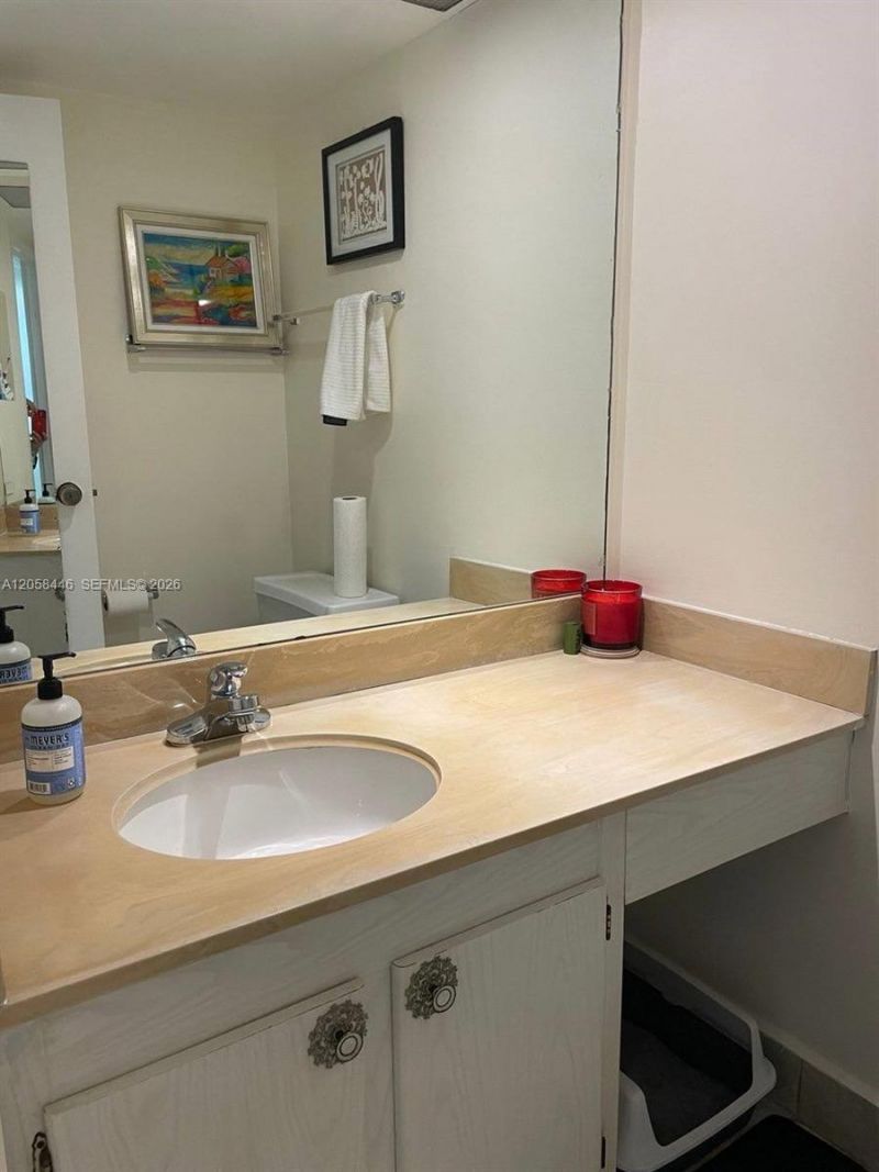 250 174th St, Unit 1607, Sunny Isles Beach, FL 33160 Photo