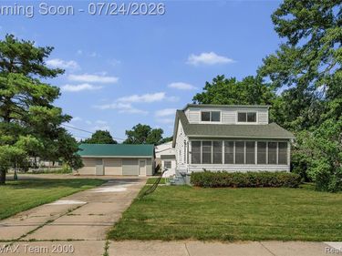 19615 Eastwood Drive, Harper Woods, Mi 48225