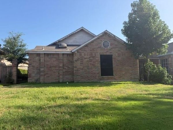 2525 W Oakdale Road , Irving, TX 75060