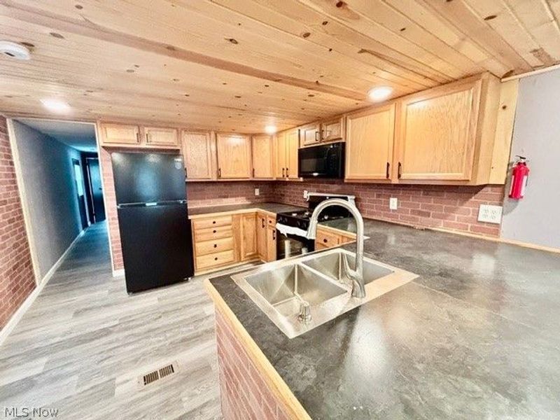 604 E Drive, Warren, OH 44484 Photo 3
