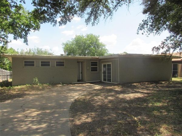 4904 Virgil Street , Fort Worth, TX 76119