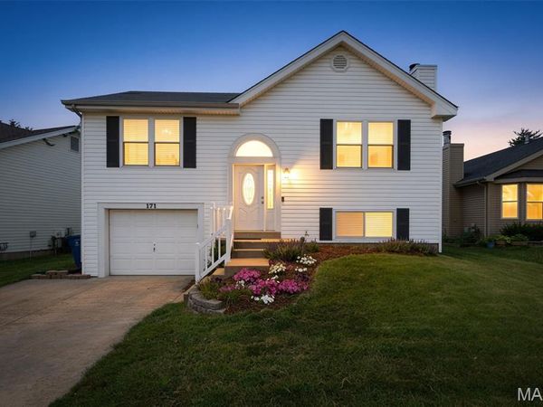 171 Kunze Drive, St Charles, MO 63303