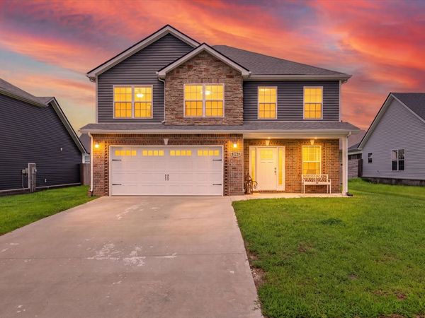 1061 Whitney Dr, Clarksville, TN 37042