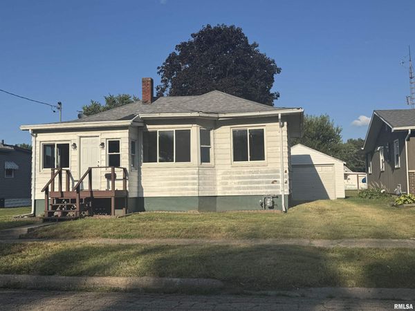 857 N 6TH Avenue, Canton, IL 61520