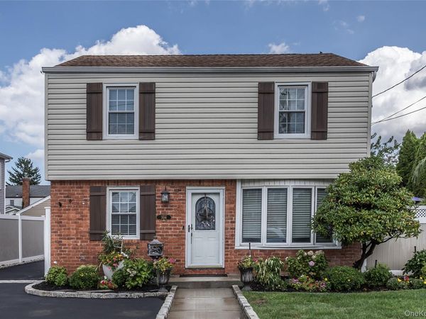 306 Latham Road , Mineola, NY 11501
