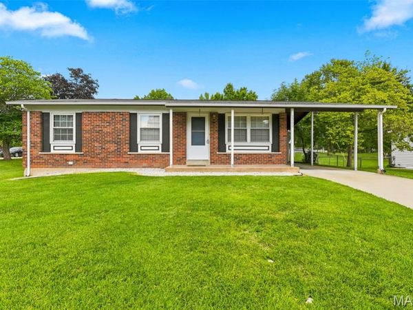 2263 McKelvey Road, Maryland Heights, MO 63043