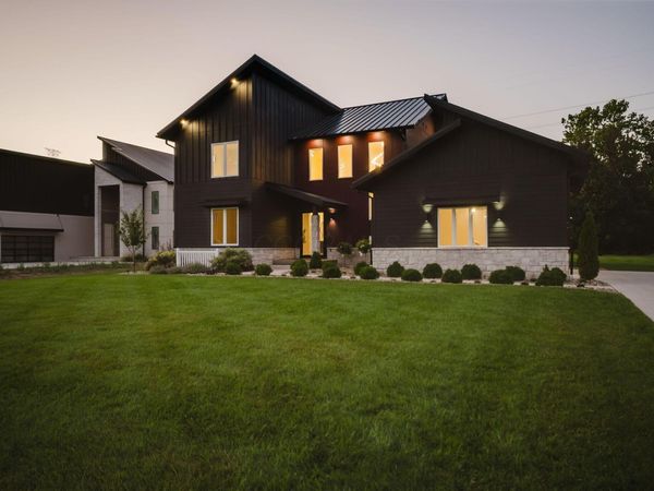 1022 Lale Point, Delaware, OH 43015
