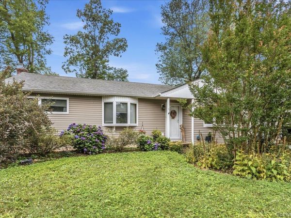 5 Wexford Street , Huntington, NY 11743