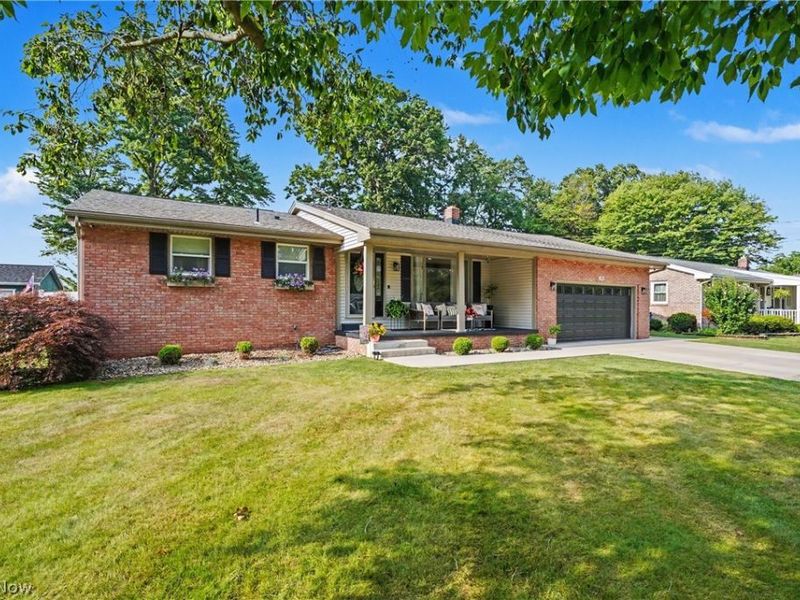 118 Robinwood Drive, New Middletown, OH 44442 Photo 2