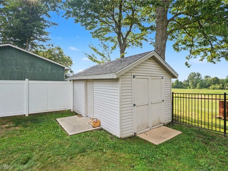 118 Robinwood Drive, New Middletown, OH 44442 Photo 34